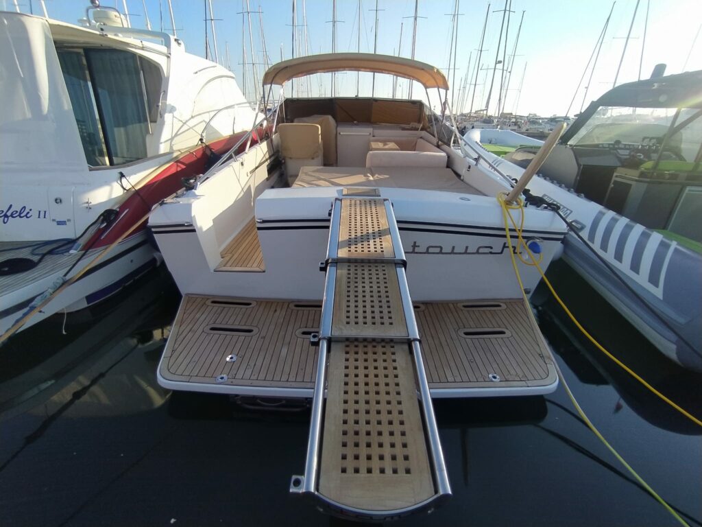 Yacht Club Amalfi Cost – Itama 38 Touch (2)