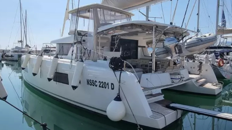 Lagoon 42