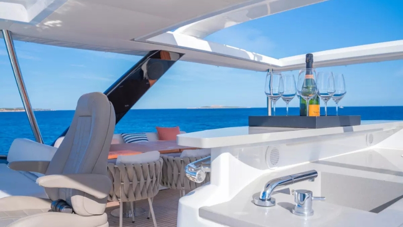 catamarano-lagoon-seventy-8-ponte-2