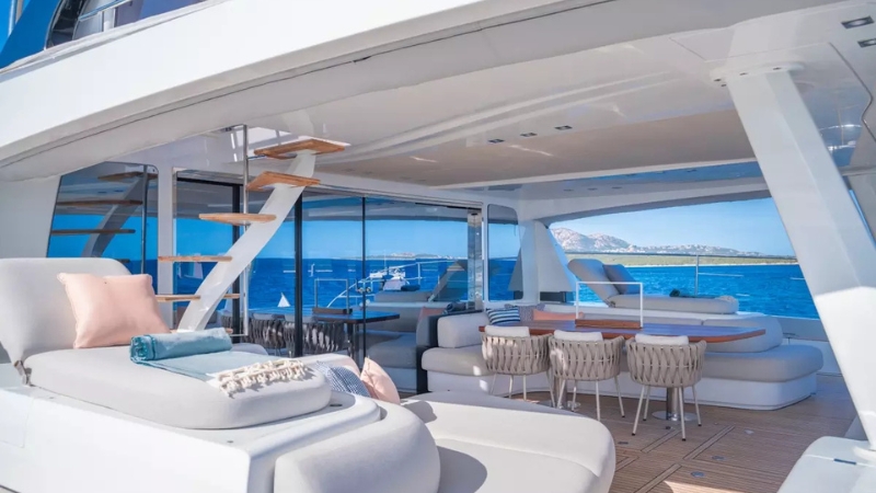 catamarano-lagoon-seventy-8-ponte-3