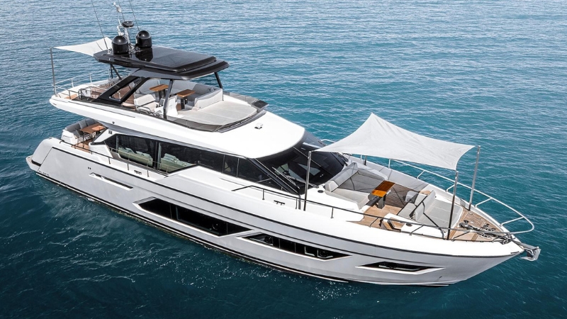 Ferretti 720