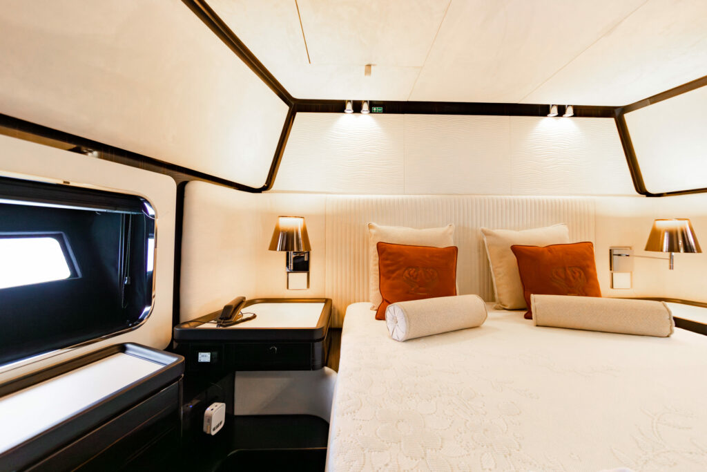 Noleggio-yacht-di-lusso-Capri-11