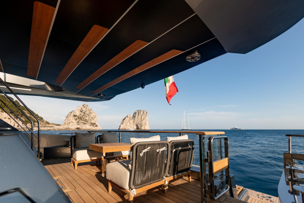 Noleggio-yacht-di-lusso-Capri-2